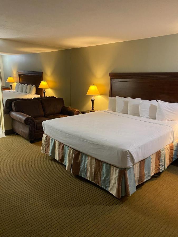 The Boardwalk Inn Брэнсон Экстерьер фото